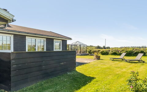 Mata - 700M from the Sea: Huis, Huis, Dak, Woongebied, Verblijf, Landgoed, Boerderij, Gazon, Landscaping, Siding