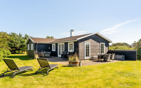 Mata - 700M from the Sea: Huis, Huis, Dak, Woongebied, Verblijf, Landgoed, Boerderij, Gazon, Landscaping, Siding