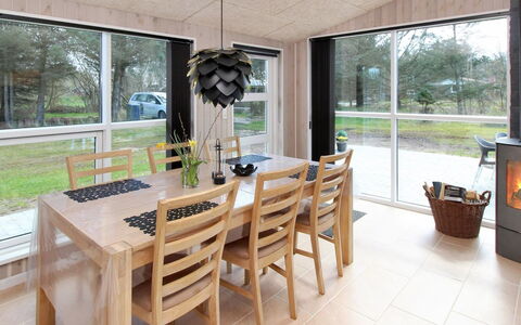 Micaela - 650M from the Sea: Huis, Huis, Deur, Dak, Verblijf, Landgoed, Tuin, Schaduw, Siding, Werf