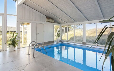 Judeth - 300M from the Sea: Meubilair, Interieur Ontwerp, Stoel, Flooring, Tafel, Toevlucht, Verdieping, Plafond, Kamer, Eco Hotel