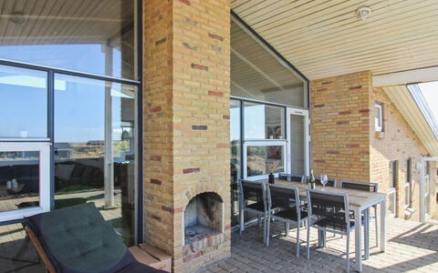Judeth - 300M from the Sea: Meubilair, Interieur Ontwerp, Stoel, Flooring, Tafel, Toevlucht, Verdieping, Plafond, Kamer, Eco Hotel