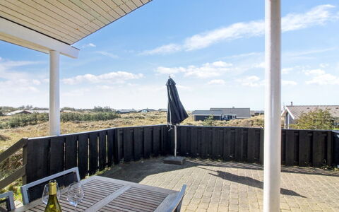 Judeth - 300M from the Sea: Meubilair, Interieur Ontwerp, Stoel, Flooring, Tafel, Toevlucht, Verdieping, Plafond, Kamer, Eco Hotel