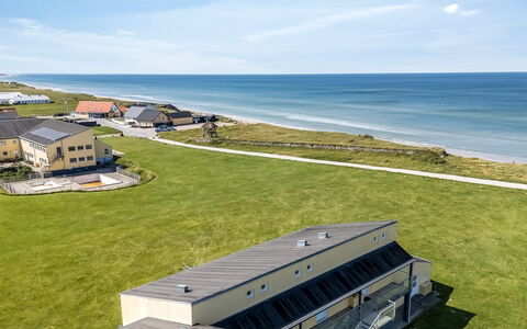 Brod - 150M from the Sea: Zwembad, Buitenmeubels, Meubilair, Toevlucht, Flagstone, Eco Hotel, Schaduw, Stoel, Vrije Tijd, Landgoed