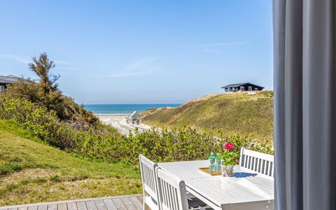 Doritea - 50M from the Sea: Verblijf, Huis, Huis, Dak, Veranda, Landgoed, Siding, Garden Gebouwen, Boerderij, Werf