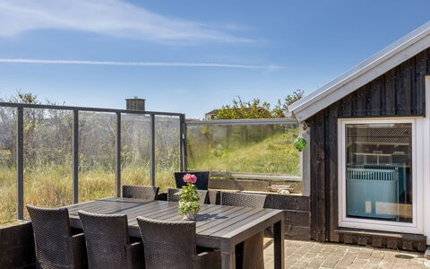 Doritea - 50M from the Sea: Verblijf, Huis, Huis, Dak, Veranda, Landgoed, Siding, Garden Gebouwen, Boerderij, Werf