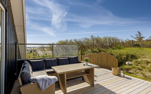 Doritea - 50M from the Sea: Verblijf, Huis, Huis, Dak, Veranda, Landgoed, Siding, Garden Gebouwen, Boerderij, Werf