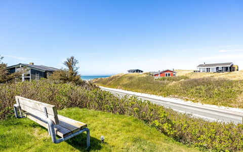 Doritea - 50M from the Sea: Verblijf, Huis, Huis, Dak, Veranda, Landgoed, Siding, Garden Gebouwen, Boerderij, Werf