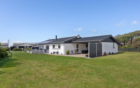 Haklang - 200M from the Sea: Hout, Huis, Verblijf, Huis, Dak, Landelijk Gebied, Siding, Blokhut, Garden Gebouwen, Hardwood