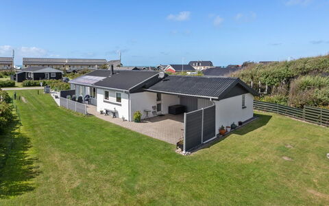 Haklang - 200M from the Sea: Hout, Huis, Verblijf, Huis, Dak, Landelijk Gebied, Siding, Blokhut, Garden Gebouwen, Hardwood