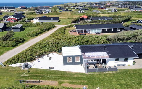 Haklang - 200M from the Sea: Hout, Huis, Verblijf, Huis, Dak, Landelijk Gebied, Siding, Blokhut, Garden Gebouwen, Hardwood