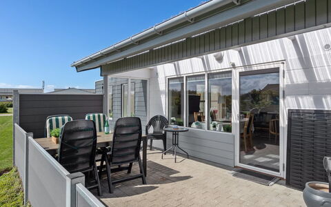 Haklang - 200M from the Sea: Hout, Huis, Verblijf, Huis, Dak, Landelijk Gebied, Siding, Blokhut, Garden Gebouwen, Hardwood