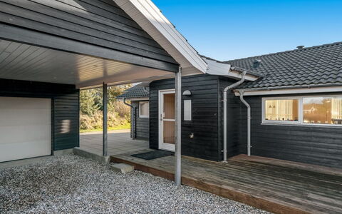 Oskarvine - 900M from the Sea: Dak, Huis, Huis, Verblijf, Siding, Landgoed, Oprit, Garden Gebouwen, Werf, Schuur