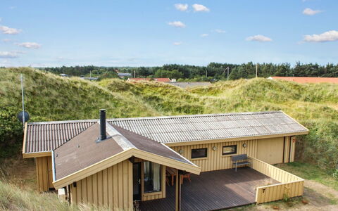 Riitta - 300M from the Sea: Zwembad, Buitenmeubels, Meubilair, Toevlucht, Flagstone, Eco Hotel, Schaduw, Stoel, Vrije Tijd, Landgoed