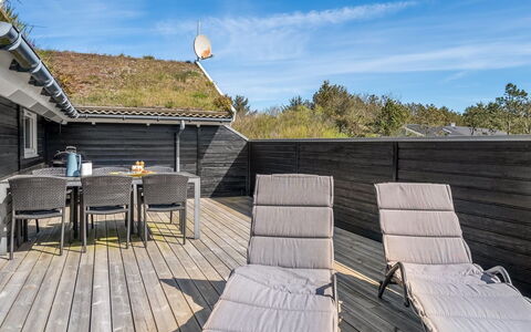 Eddi - 550M from the Sea: Vegetation, Struik, De Lente, Verblijf, Tuin, Schaduw, Backyard, Werf, Stoel