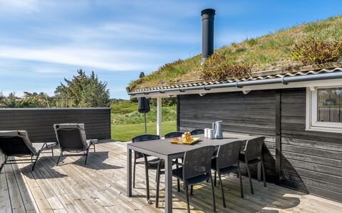 Eddi - 550M from the Sea: Vegetation, Struik, De Lente, Verblijf, Tuin, Schaduw, Backyard, Werf, Stoel
