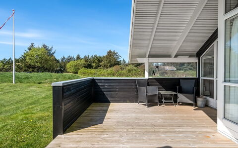 Eddi - 550M from the Sea: Vegetation, Struik, De Lente, Verblijf, Tuin, Schaduw, Backyard, Werf, Stoel
