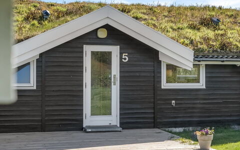 Eddi - 550M from the Sea: Vegetation, Struik, De Lente, Verblijf, Tuin, Schaduw, Backyard, Werf, Stoel