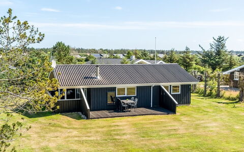 Guja - 1Km from the Sea: Verblijf, Huis, Huis, Dak, Veranda, Landgoed, Siding, Garden Gebouwen, Boerderij, Werf