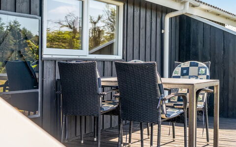 Guja - 1Km from the Sea: Verblijf, Huis, Huis, Dak, Veranda, Landgoed, Siding, Garden Gebouwen, Boerderij, Werf