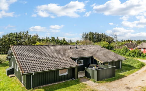 Aponi - 400M from the Sea: Dak, Huis, Huis, Verblijf, Landgoed, Boerderij, Siding, Garden Gebouwen, Gazon, Werf