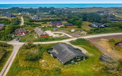 Aponi - 400M from the Sea: Landschap, Huis, Dak, Land Lot, Landelijk Gebied, Verblijf, Dorp, Vogelperspectief, Landgoed, Luchtfotografie