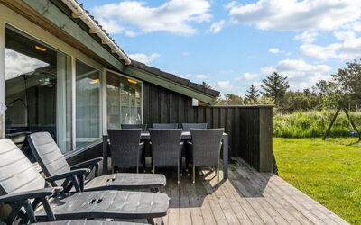 Aponi - 400M from the Sea