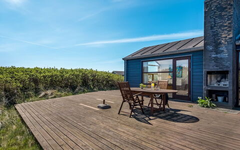 Erko - 150M from the Sea: Dak, Huis, Huis, Verblijf, Siding, Landgoed, Oprit, Garden Gebouwen, Werf, Schuur