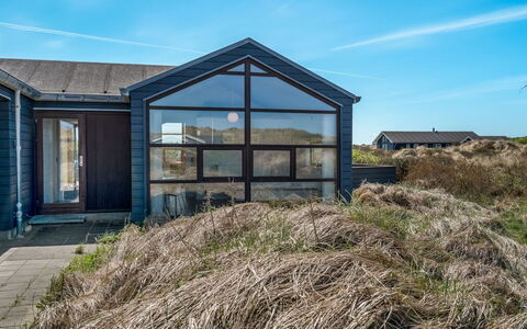 Erko - 150M from the Sea: Dak, Huis, Huis, Verblijf, Siding, Landgoed, Oprit, Garden Gebouwen, Werf, Schuur