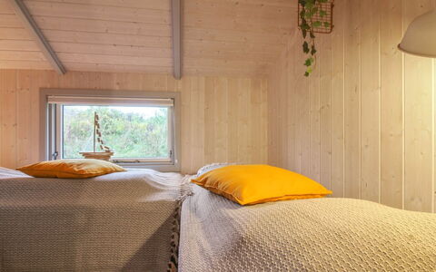 Lovisa - 500M from the Sea: Meubilair, Interieur Ontwerp, Stoel, Flooring, Tafel, Toevlucht, Verdieping, Plafond, Kamer, Eco Hotel