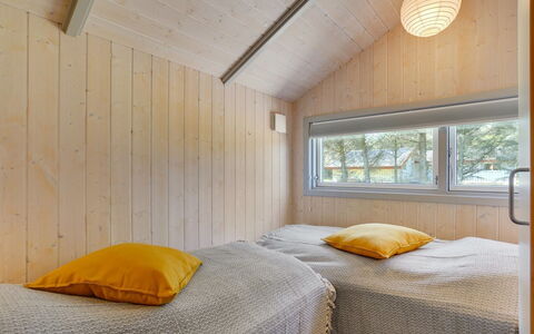 Lovisa - 500M from the Sea: Meubilair, Interieur Ontwerp, Stoel, Flooring, Tafel, Toevlucht, Verdieping, Plafond, Kamer, Eco Hotel