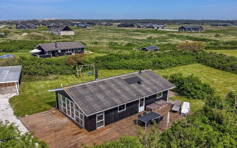 Sande - 450M from the Sea: Huis, Huis, Deur, Dak, Verblijf, Landgoed, Tuin, Schaduw, Siding, Werf