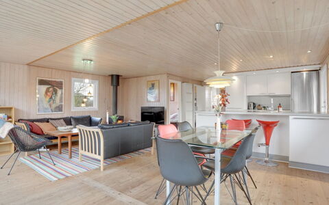 Sande - 450M from the Sea: Huis, Huis, Deur, Dak, Verblijf, Landgoed, Tuin, Schaduw, Siding, Werf
