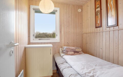 Sande - 450M from the Sea: Huis, Huis, Deur, Dak, Verblijf, Landgoed, Tuin, Schaduw, Siding, Werf