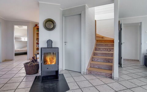 Nantje - 125M from the Sea: Muur, Flooring, Verdieping, Interieur Ontwerp, Meubilair, Kamer, Haard, Houtkachel, Beits, Woonkamer