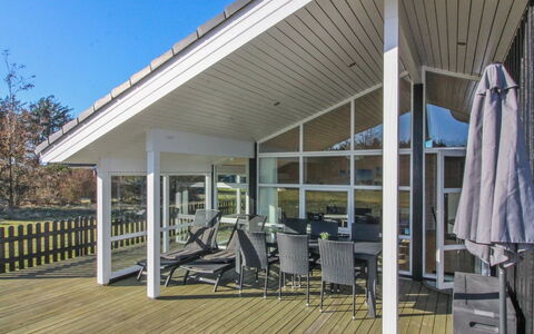 Nynke - 600M from the Sea: Dak, Huis, Land Lot, Huis, Verblijf, Landgoed, Garden Gebouwen, Schaduw, Blokhut, Landscaping
