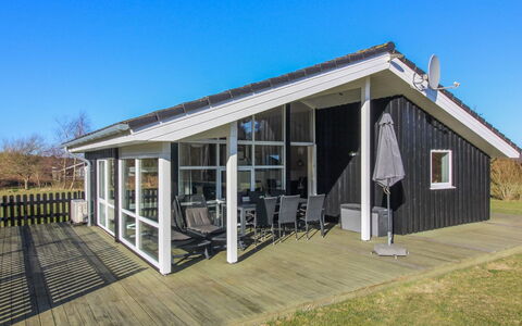 Nynke - 600M from the Sea: Dak, Huis, Land Lot, Huis, Verblijf, Landgoed, Garden Gebouwen, Schaduw, Blokhut, Landscaping