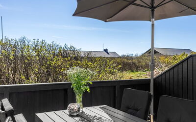 Loryleimis - 300M from the Sea