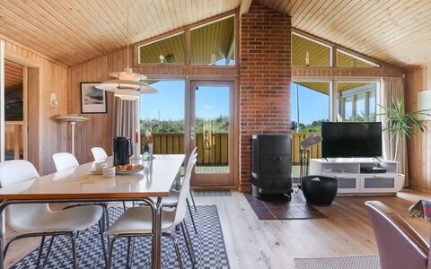 Estefania - 450M from the Sea: Meubilair, Tafel, Buitenmeubels, Buitentafel, Stoel, Beits, Schaduw, Backyard, Verblijf, Keuken En Eettafel