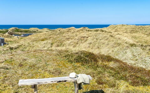 Ingela - 350M from the Sea: Blauw, Gras, Grasland, Zee, Ecoregio, Oceaan, Kust, Weide, Prairie
