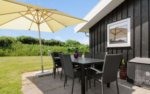 Alberga - 700M from the Sea: Hout, Huis, Verblijf, Huis, Dak, Landelijk Gebied, Siding, Blokhut, Garden Gebouwen, Hardwood