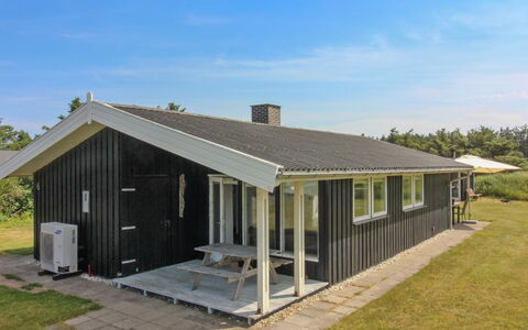 Alberga - 700M from the Sea: Hout, Huis, Verblijf, Huis, Dak, Landelijk Gebied, Siding, Blokhut, Garden Gebouwen, Hardwood