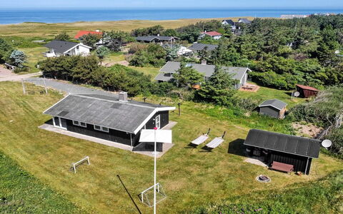 Alberga - 700M from the Sea: Hout, Huis, Verblijf, Huis, Dak, Landelijk Gebied, Siding, Blokhut, Garden Gebouwen, Hardwood
