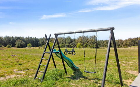 Ambra - 950M from the Sea: Dak, Huis, Deur, Verblijf, Schaduw, Siding, Werf, Landgoed, Backyard