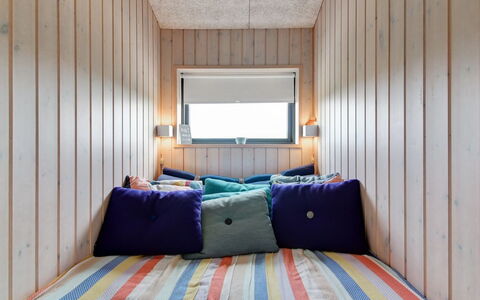 Mikkel - 300M from the Sea: Hout, Interieur Ontwerp, Beits, Kamer, Hardwood, Plafond, Plank, Multiplex, Timmerhout, Vernis