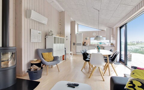 Mikkel - 300M from the Sea: Interieur Ontwerp, Hout, Flooring, Plafond, Verdieping, Meubilair, Woonkamer, Kamer, Stoel, Houten Vloer