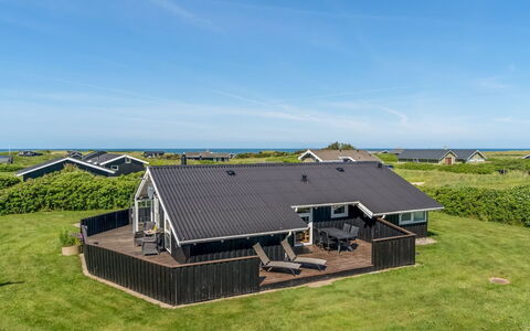 Sina - 300M from the Sea: Huis, Huis, Deur, Dak, Verblijf, Landgoed, Tuin, Schaduw, Siding, Werf
