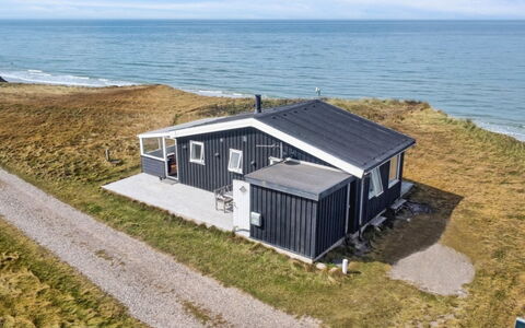 Freydis - 92M from the Sea: Meubilair, Interieur Ontwerp, Stoel, Flooring, Tafel, Toevlucht, Verdieping, Plafond, Kamer, Eco Hotel
