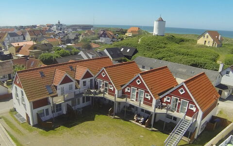 Haghni - 200M from the Sea: Meubilair, Interieur Ontwerp, Stoel, Flooring, Tafel, Toevlucht, Verdieping, Plafond, Kamer, Eco Hotel