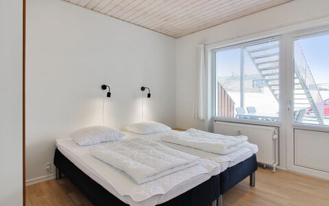 Haghni - 200M from the Sea: Verblijf, Backyard, Werf, Garden Gebouwen, Schuur, Siding, Buitenmeubels, Blokhut, Outdoor Structuur, Keet