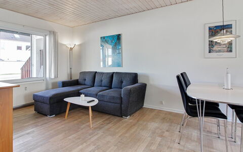 Haghni - 200M from the Sea: Verblijf, Backyard, Werf, Garden Gebouwen, Schuur, Siding, Buitenmeubels, Blokhut, Outdoor Structuur, Keet